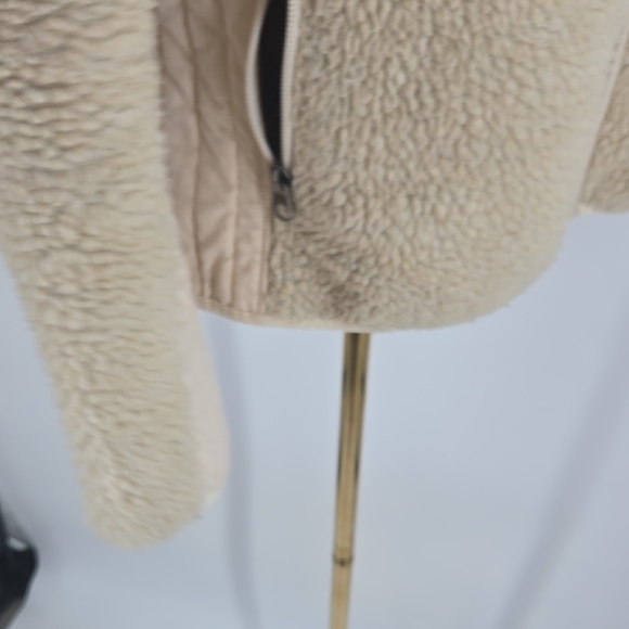 Patagonia Cream Teddy Jacket Full-Zip Stand-Up Collar - Picture 9 of 14